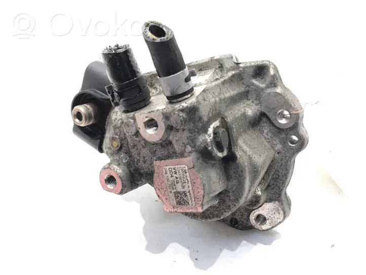 Volkswagen Golf VII Fuel injection high pressure pump 04B130755K