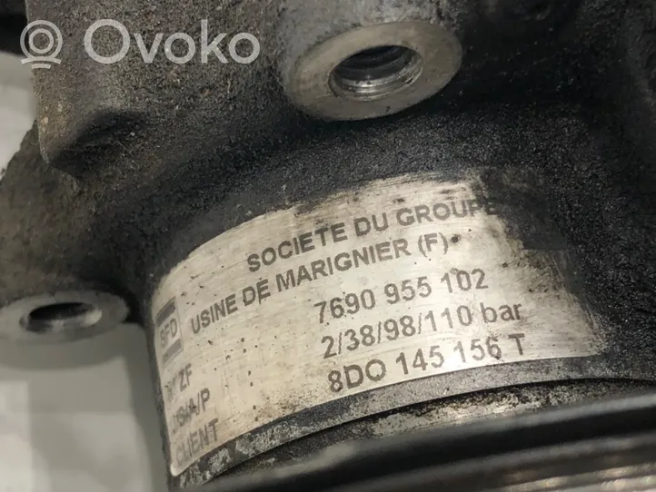 Volkswagen PASSAT B5 Ohjaustehostimen pumppu 8D0145156T