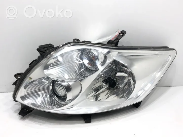 Toyota Auris 150 Lampa przednia 81150-02460