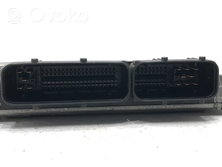 Volkswagen Polo IV 9N3 Centralina/modulo motore ECU 03E906033L