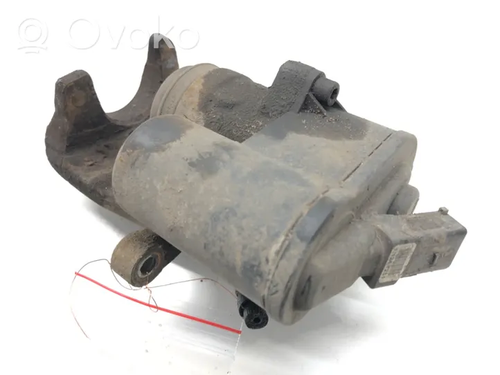 Volkswagen PASSAT CC Rear brake caliper 