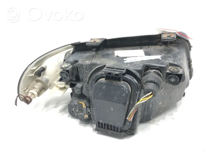 Audi A4 S4 B5 8D Lampa przednia 