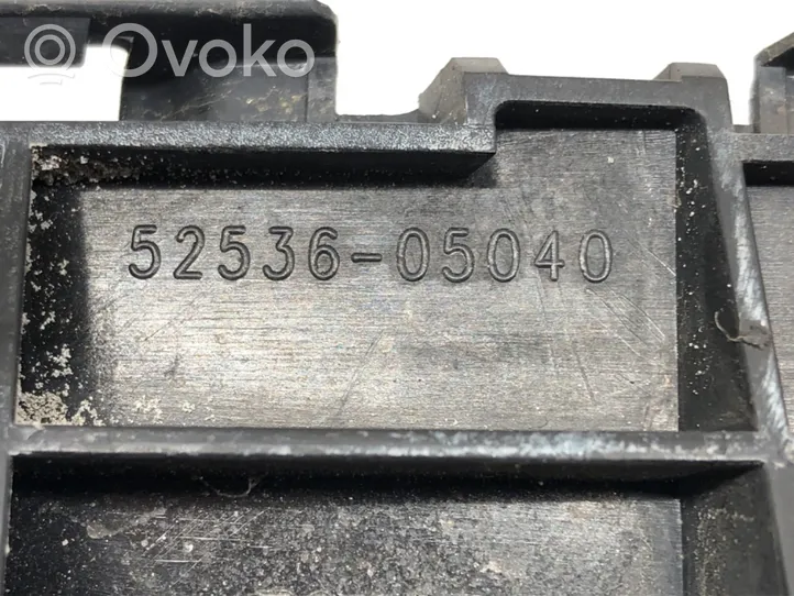 Toyota Avensis T270 Support de pare-chocs arrière 52536-05040