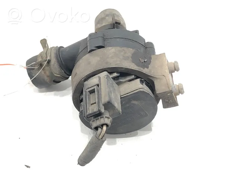 Renault Megane III Supporto di montaggio del filtro dell’olio 144B00004R