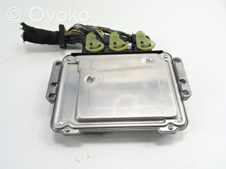 Volvo C30 Komputer / Sterownik ECU silnika 