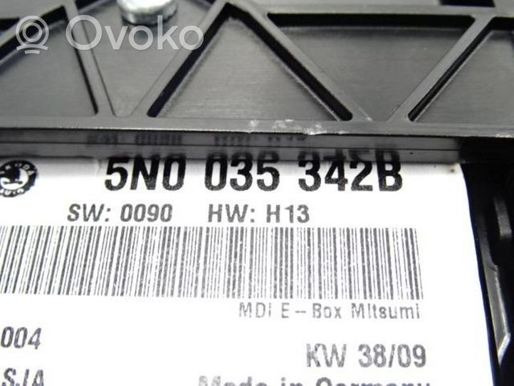 Volkswagen Golf VI USB-ohjainlaite 5N0035342B