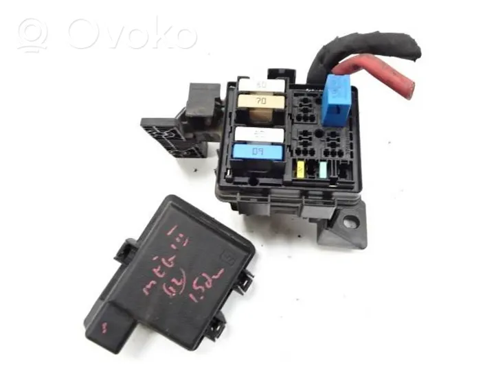 Renault Megane III Fuse module 243510001R