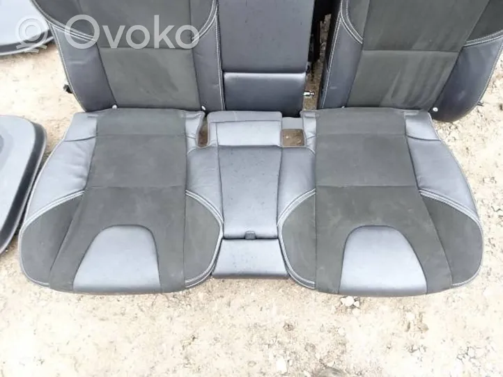 Volvo V40 Set di rivestimento sedili e portiere 