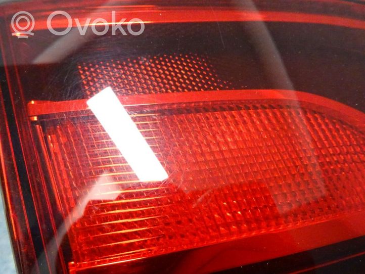 Volkswagen Jetta VI Lampy tylnej klapy bagażnika 5C6945093B