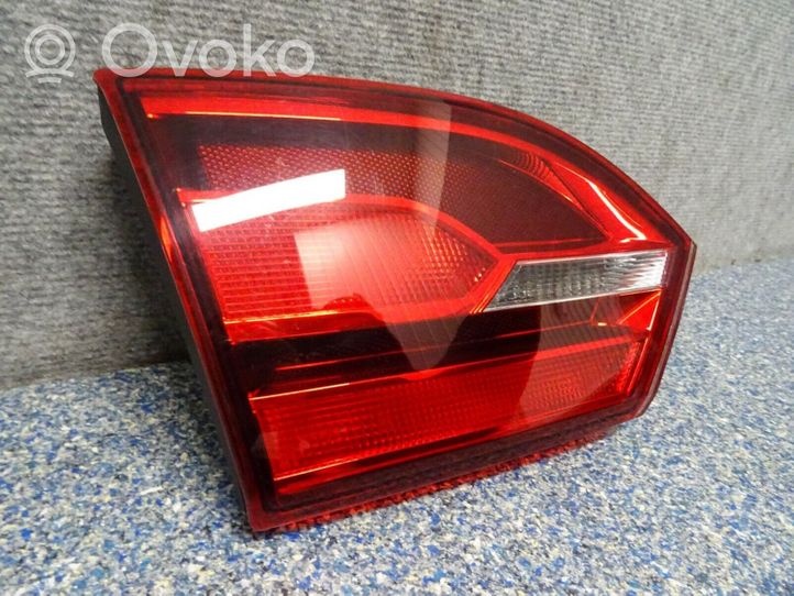 Volkswagen Jetta VI Lampy tylnej klapy bagażnika 5C6945093B