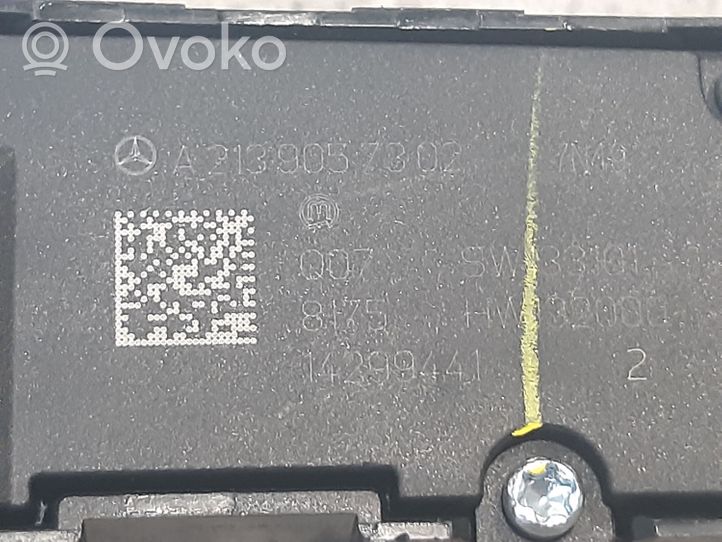 Mercedes-Benz C AMG W205 Przełączniki podgrzewania foteli A2139057302