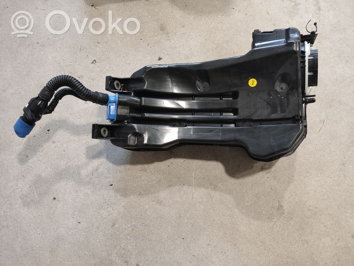 Audi Q7 4M Serbatoio vaschetta liquido AdBlue 4M0131878