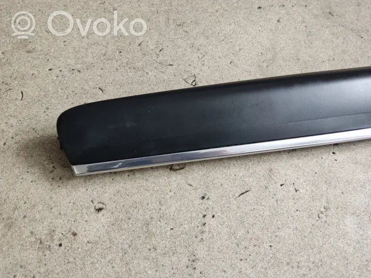 Volvo S90, V90 Barra di rivestimento della portiera anteriore 31393178