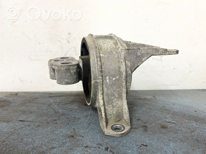 Opel Zafira B Engine mount bracket 90539246