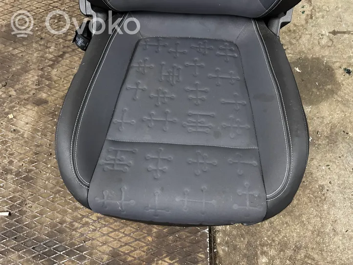 Opel Meriva B Priekinė keleivio sėdynė 