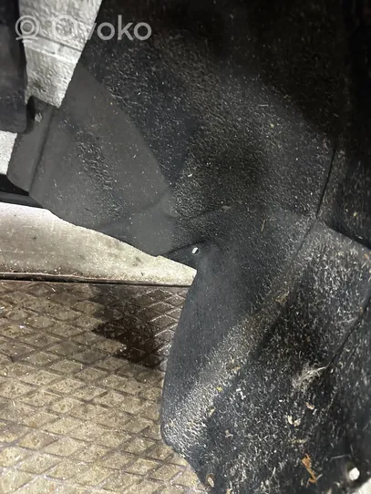 Volkswagen PASSAT B7 Rivestimento paraspruzzi parafango posteriore 