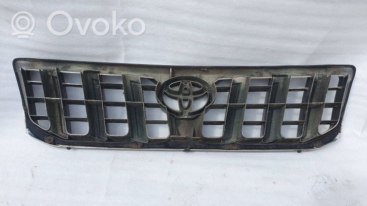 Toyota Land Cruiser (J120) Grotelės viršutinės 5311160570