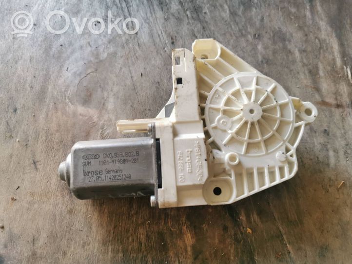 Volkswagen Sharan Front door window regulator motor 8K0959802B