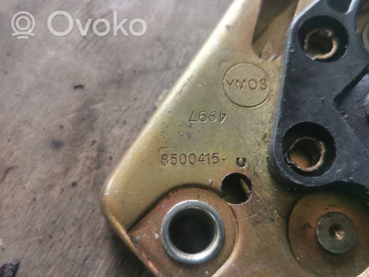 Volvo S40, V40 Istuimen selkänojan lukituksen vastakappale 8500415