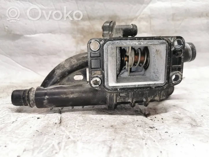 Peugeot 5008 Boîtier de thermostat / thermostat 9684588980