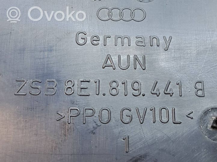 Audi A4 S4 B7 8E 8H Oro mikrofiltro rėmas (dalis) 8E1819441