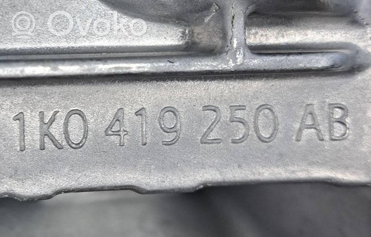 Volkswagen Golf VI Ohjauksen hammastangon kannake 1K0419250AB