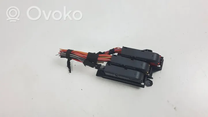 Audi A4 S4 B8 8K Module de fusibles 8K0971845