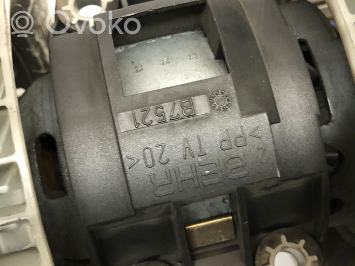 BMW 3 E46 Pečiuko ventiliatorius/ putikas 0130101103