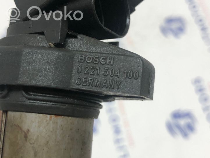 BMW 7 E38 High voltage ignition coil 0221504100