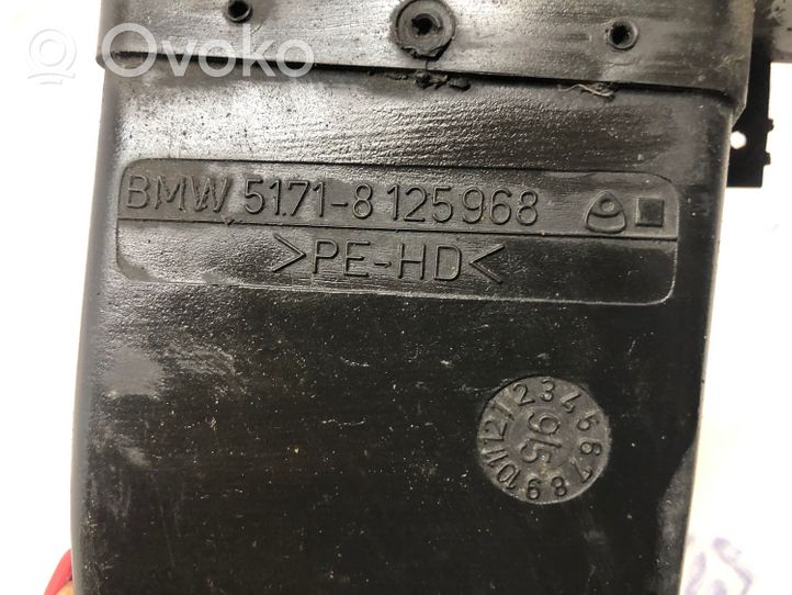 BMW 7 E38 Kanał powietrza hamulca 8125968