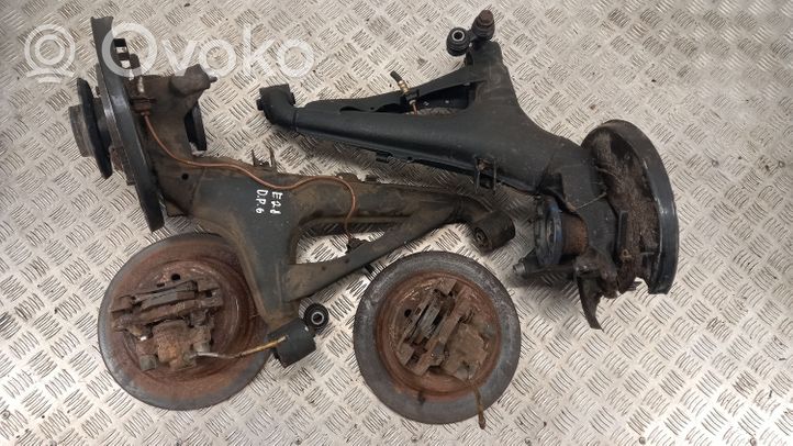 BMW 5 E28 Set del kit di montaggio della sospensione posteriore 33321133393