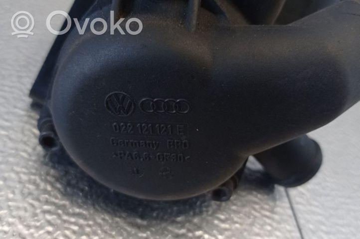 Volkswagen PASSAT B5.5 Thermostat/thermostat housing 022121121E