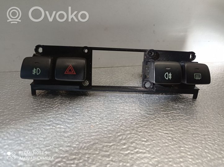 Hyundai Santa Fe Przycisk świateł awaryjnych 93790