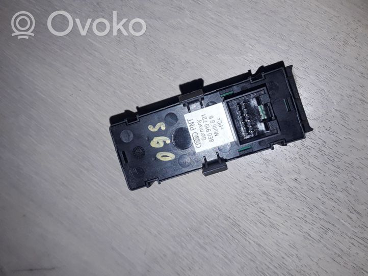 Audi A4 S4 B6 8E 8H Controllo multimediale autoradio 8E0919721