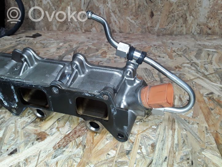 Seat Ibiza IV (6J,6P) Fuel distributor 06J906051D