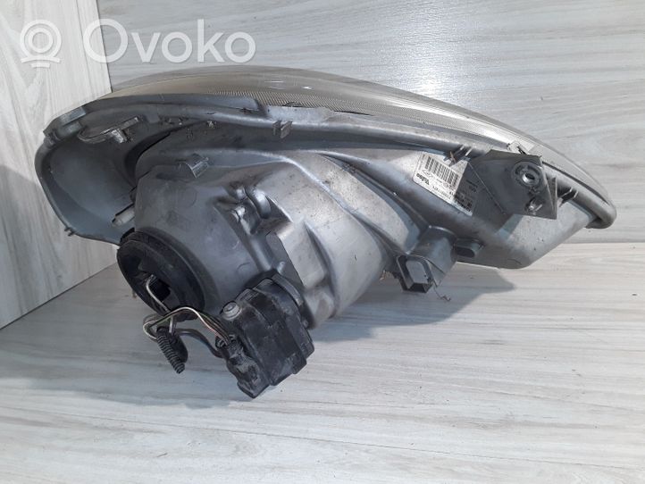 Opel Vivaro Lampa przednia 91165719