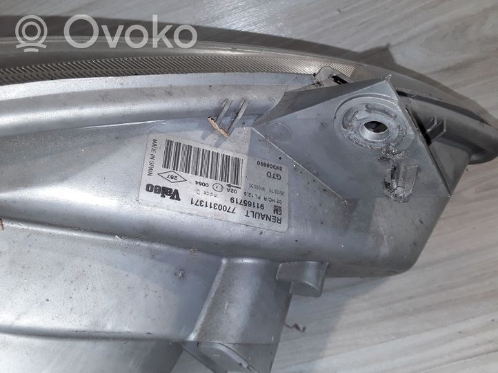 Opel Vivaro Lampa przednia 91165719