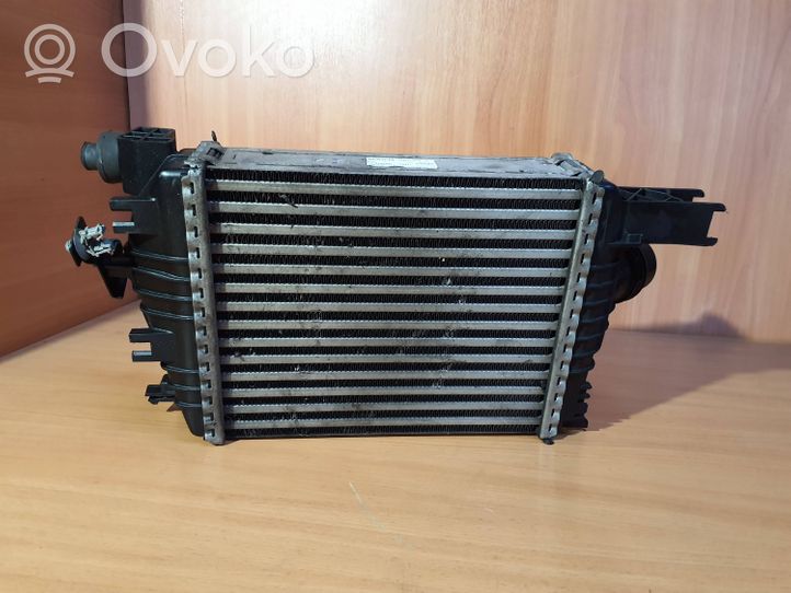 Renault Captur Chłodnica powietrza doładowującego / Intercooler 144961381R