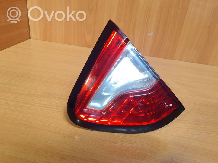 Renault Captur Lampy tylnej klapy bagażnika 265500812R