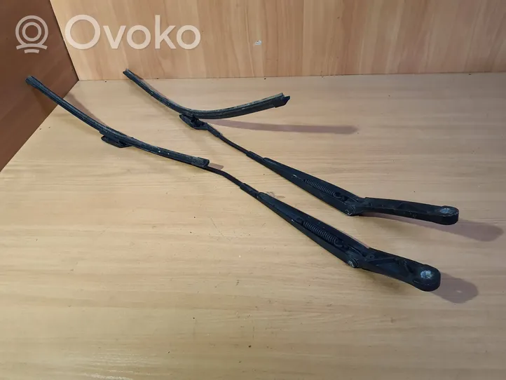 Volkswagen Golf VI Front wiper blade arm 101955410