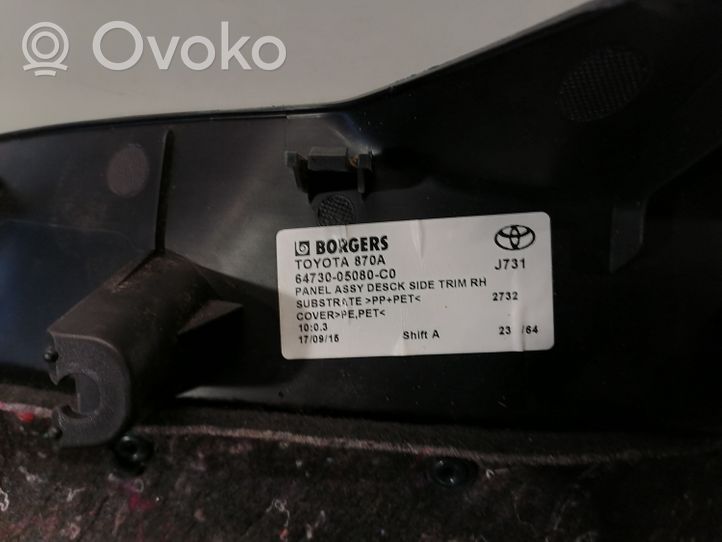 Toyota Avensis T270 Tavaratilan/takakontin alempi sivuverhoilu 6473005080