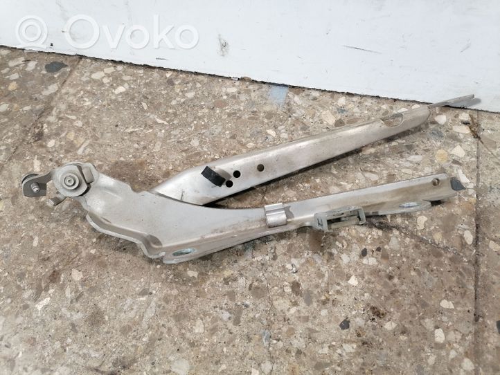 Volvo V70 Cerniere del vano motore/cofano 30745018