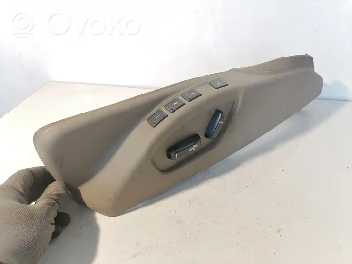 Volvo XC60 Front door seat control surround trim 39892972