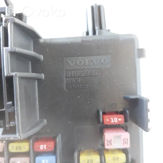 Volvo XC90 Module de fusibles 31682732