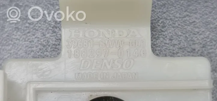 Honda CR-V Uchwyt przedniego czujnika parkowania PDC 1882970140