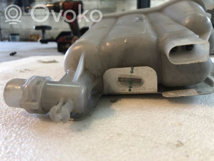 8K0121405M Audi A4 S4 B8 8K Coolant expansion tank/reservoir, 10.00 € RRR