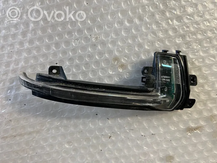 Audi A4 S4 B8 8K Posūkio žibintas veidrodėlyje 8K0949102