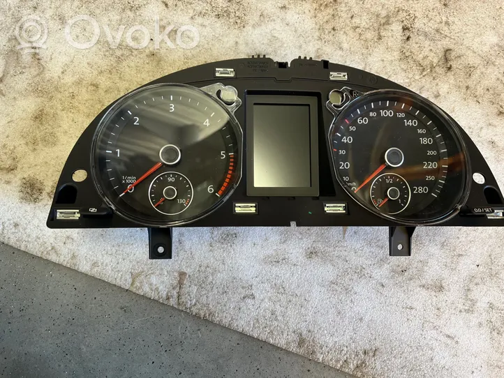 Volkswagen PASSAT CC Spidometrs (instrumentu panelī) 3C8920870