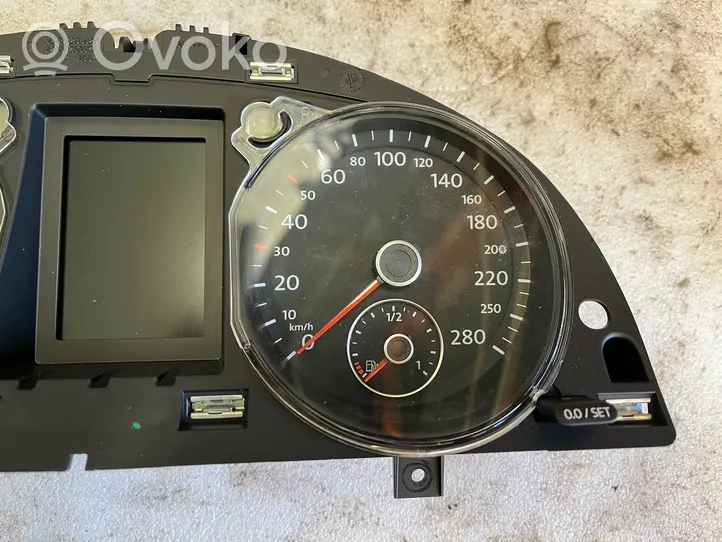 Volkswagen PASSAT CC Compteur de vitesse tableau de bord 3C8920870