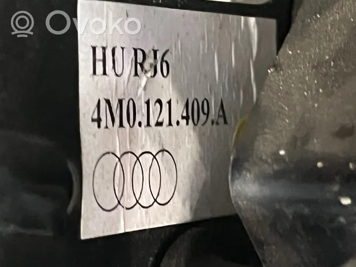 Audi Q7 4M Tubo flessibile del liquido di raffreddamento del motore 4M0819857A